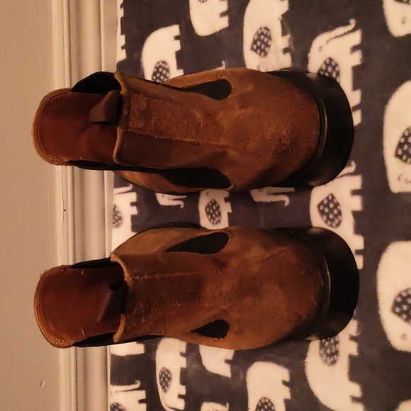 FRYE Boots - Picture 3 of 11